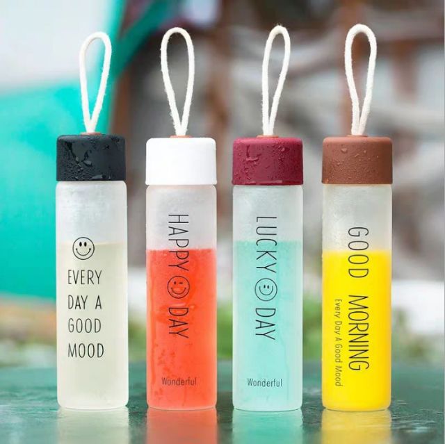 Bình Nước Thủy Tinh Đựng Nước Trái Cây Có Dây Cầm Happy Day - Ảnh 7