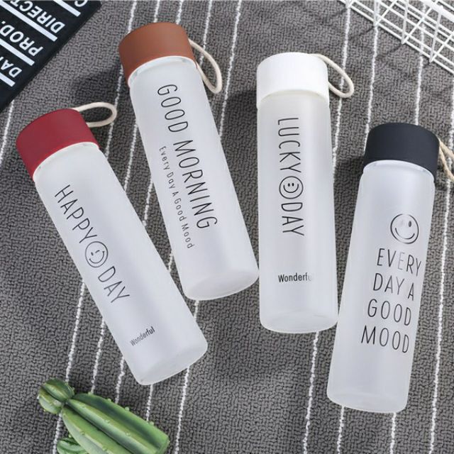 Bình Nước Thủy Tinh Đựng Nước Trái Cây Có Dây Cầm Happy Day - Ảnh 5