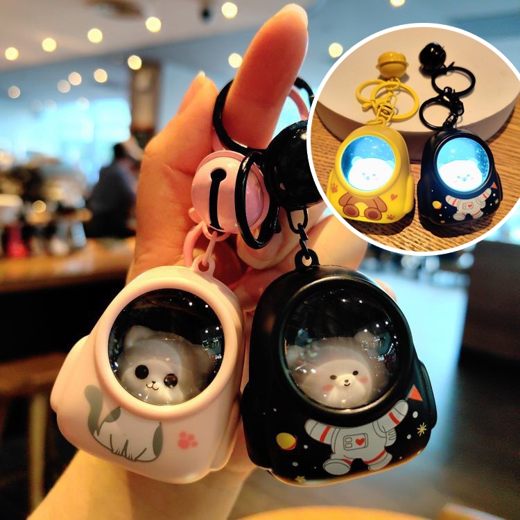 Móc Khóa Gấu Phi Hành Gia, Mèo Ngồi Balo Có Đèn LED – Nhấn Là Sáng, Mở Là Thích Móc Khóa Siêu Cưng - Ảnh 9