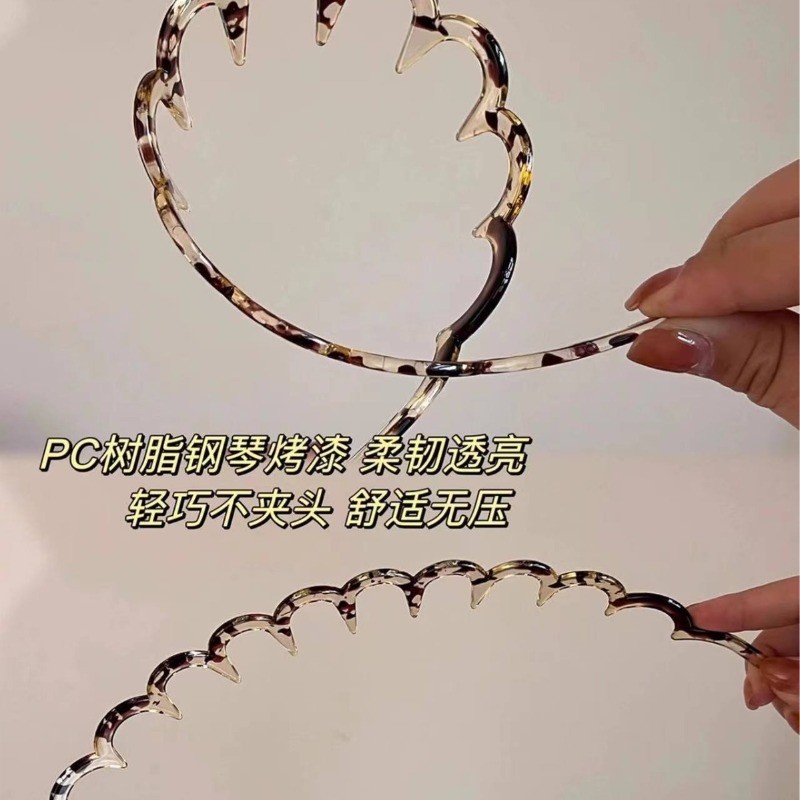 Cài Tóc Sóng Rộng Vành HÀM CÁ MẬP màu trong suốt tiện lợi khi trang điểm - Ảnh 3